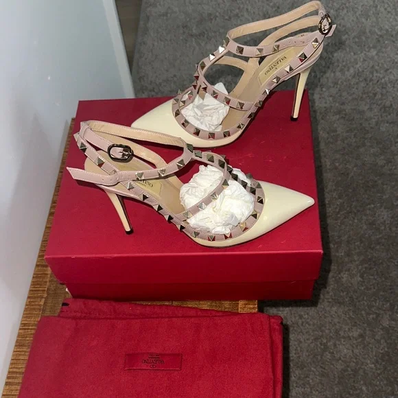 Valentino Garavani Cream and Tan Rockstud Heels - Picture 4 of 5